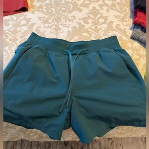 Lululemon Men 5” Zeroed in shorts